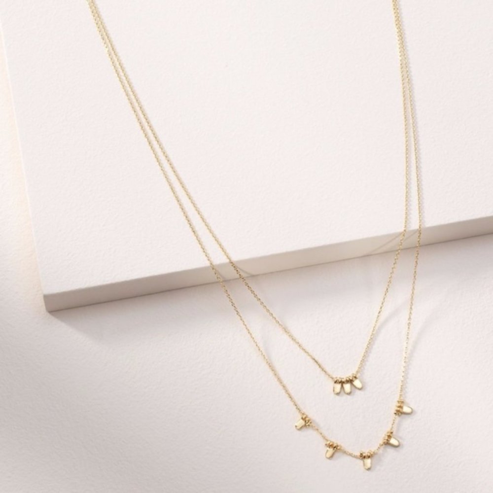 :: Stella & Dot [GOLD] Delicate Petal Necklace - Picture 5 of 14